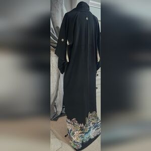 Emaculate Elegant Black Kimono With Cranes Design